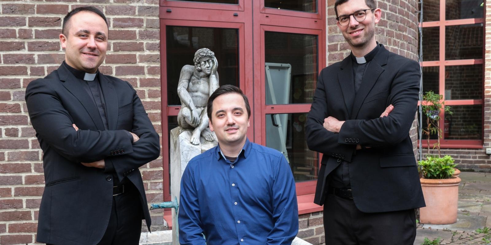 Werden am 04. Juni 2023 zu Diakonen geweiht: Javier Cenoz Larrea, Takuro Johannes Shimizu und Stefano Da Rin Zanco (von links nach rechts)
