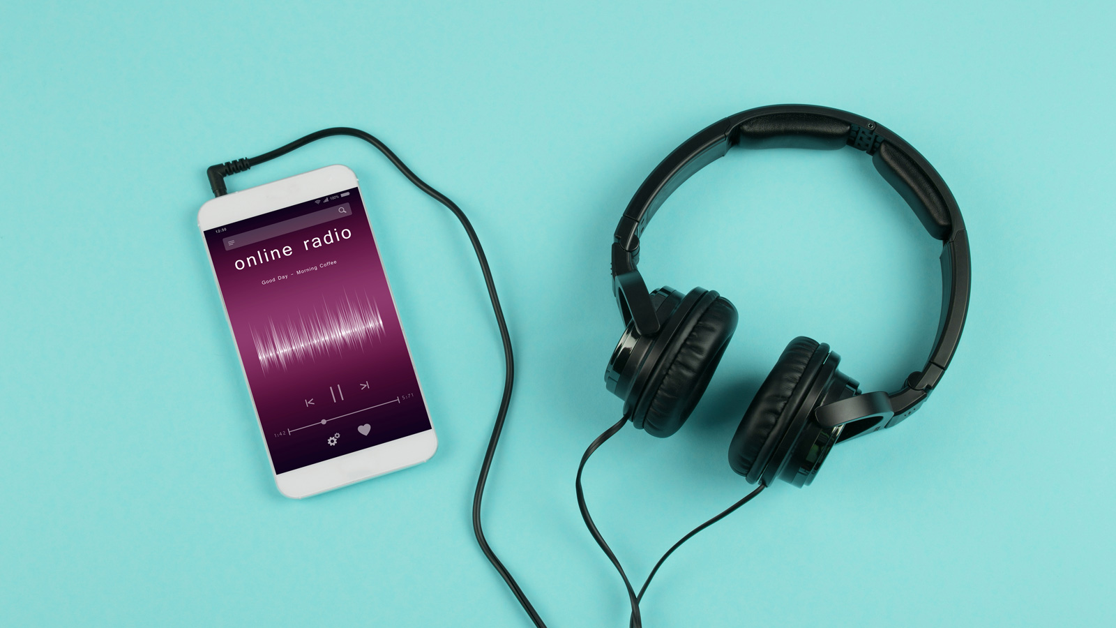 Mit dem Smartphone Radio, Musik und Podcast hören (Symbolbild)