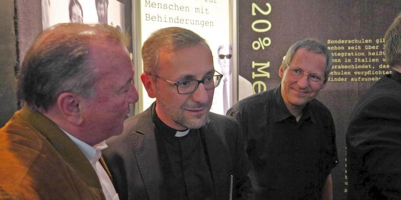 Ausstellungseröffnung mit Diözesanadministrator Heße, Bild: Marcus Laufenberg
