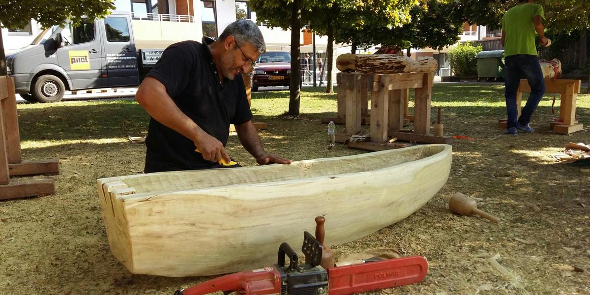 Omar Howeishan (43) aus Damaskus ist seit 25 Jahren Schreiner und war für das Boot verantwortlich.