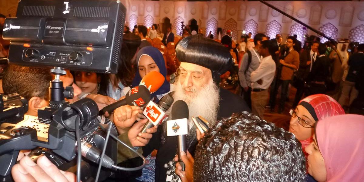 27. April: Anba Boula, Koptischer Bischof von Tanta, bei der internationalen Friedesnkonferenz