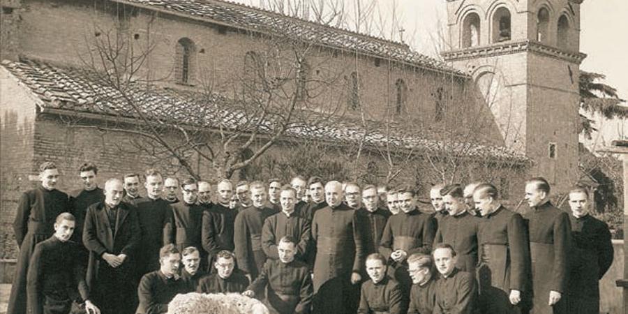 Ausflug des Weihejahrgangs 1953 nach Rom. Die 36 jungen Männer wurden am 24. Februar 1953 zu Priestern geweiht.