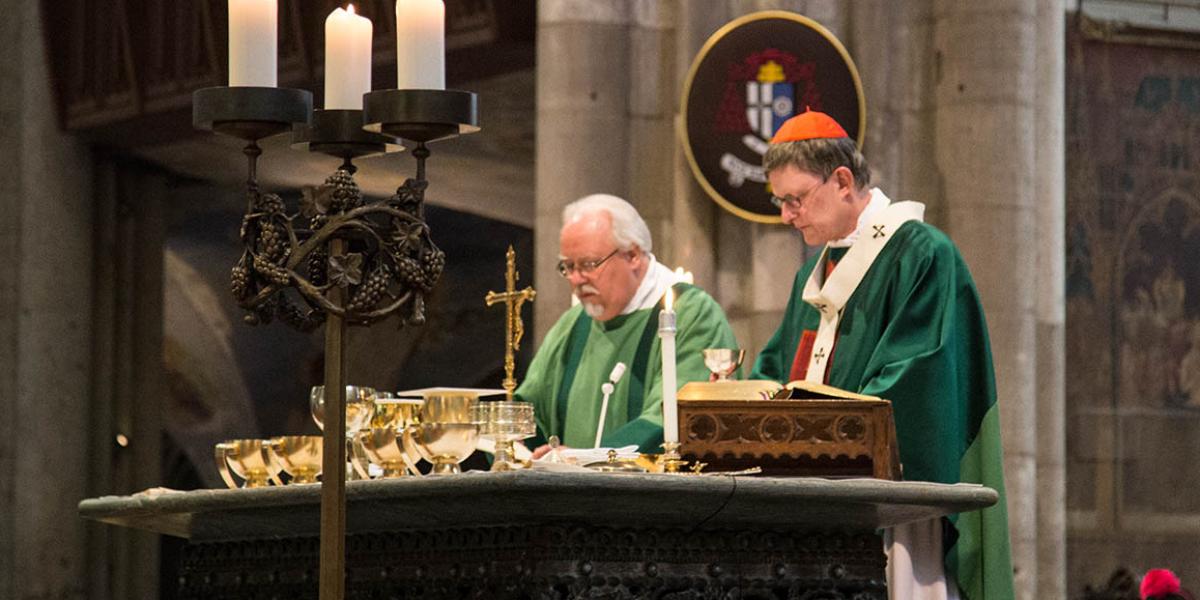 Mit dem Kelch Meisners feierte Kardinal Woelki die heilige Messe