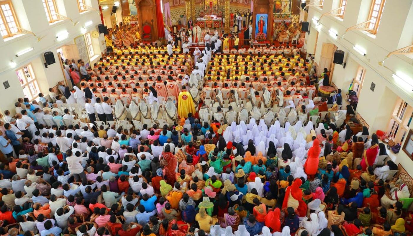 Am 14. Juli fanden die Feierlichkeiten zum 65. Todestag des Kirchengründers Mar Ivanios statt. Kardinal Woelki zelebrierte die Messe mit und hielt eine Predigt.