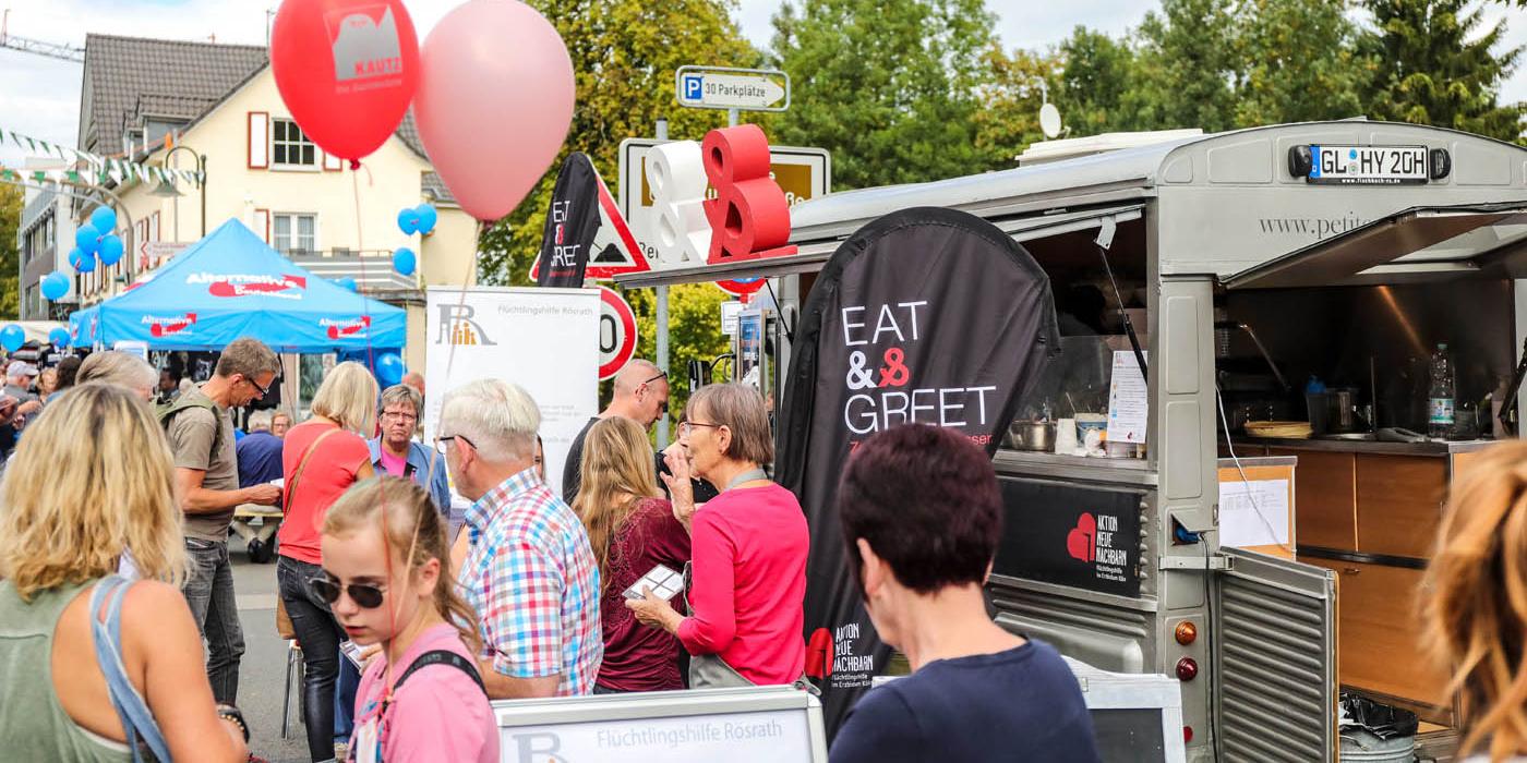Der Food Truck der Aktion EAT&GREET auf dem Rösrather Straßen- und Schützenfest.