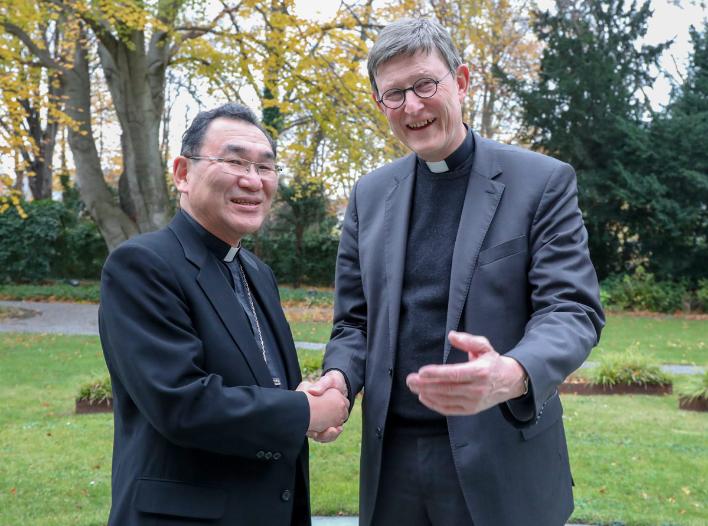 Die Erzbischöfe von Tokio und Köln: Tarcisius Isao Kikuchi und Rainer Maria Kardinal Woelki (v.l.)