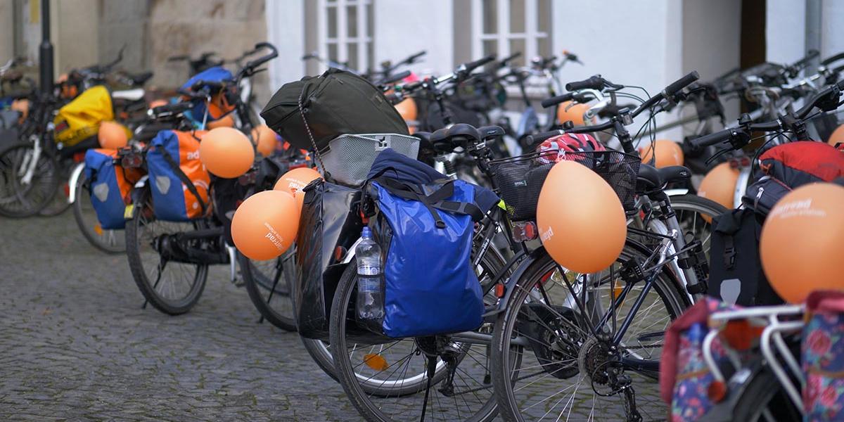 Abgestellte Fahrräder während der Fahrradwallfahrt 2017