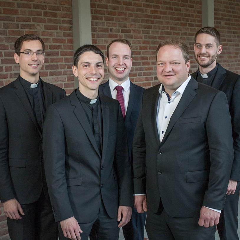 Gruppenfoto der Anwärter für die Diakonenweihe 2019