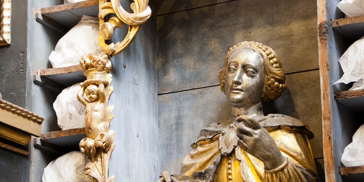Eine Figur in der sogenannten Goldenen Kammer in der Kirche St. Ursula in Köln