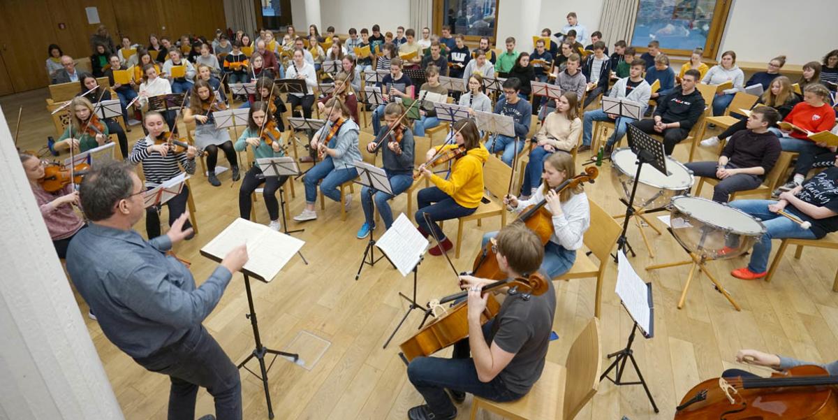 Gesamtprobe bei den 30. Erzbischöflichen Musiktagen in der Jugendbildungsstätte Haus Altenberg