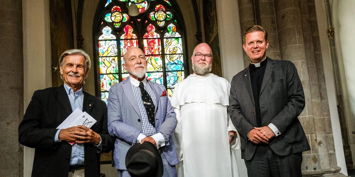 v.l. Helmut Haumann (Vorsitzender des Fördervereins Romanische Kirchen Köln e.V.), Künstler Prof. Markus Lüpertz, Pater Christoph J. Wekenborg OP und Pfarrer Dr. Dominik Meiering.