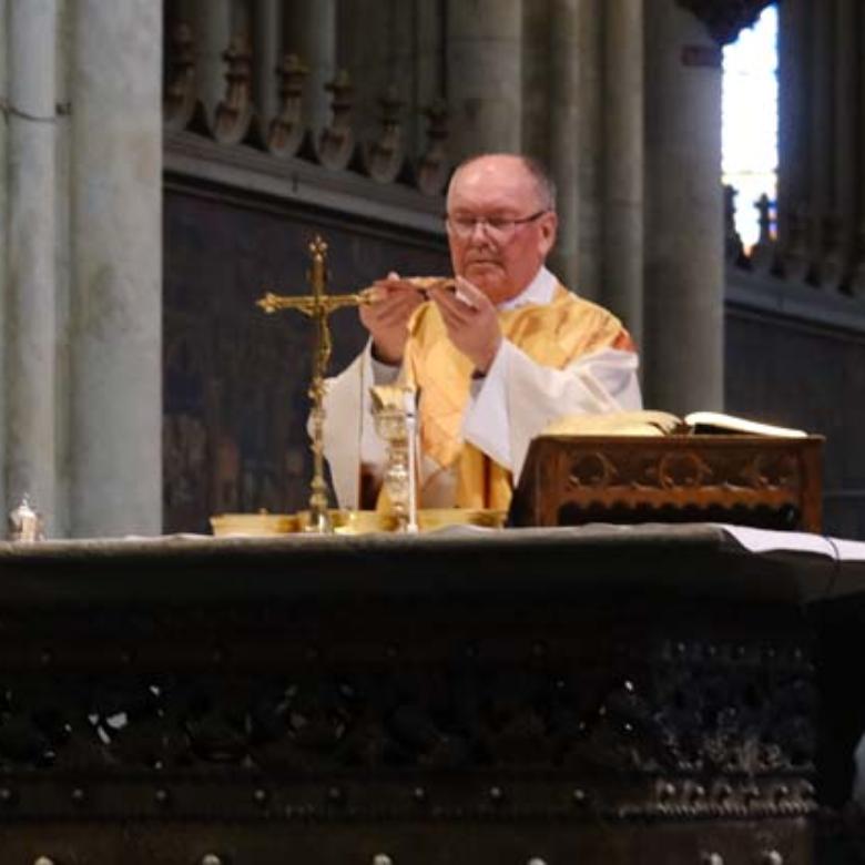 Der bisherige Dompropst Gerd Bachner im Gottesdienst zu seiner Verabschiedung