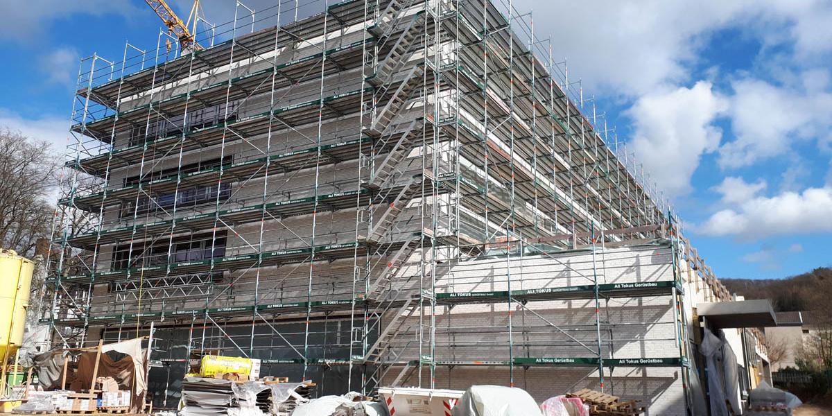 Fassade des Neubaus der Gesamtschule Bad Honnef (Baufortschritt im März 2020)