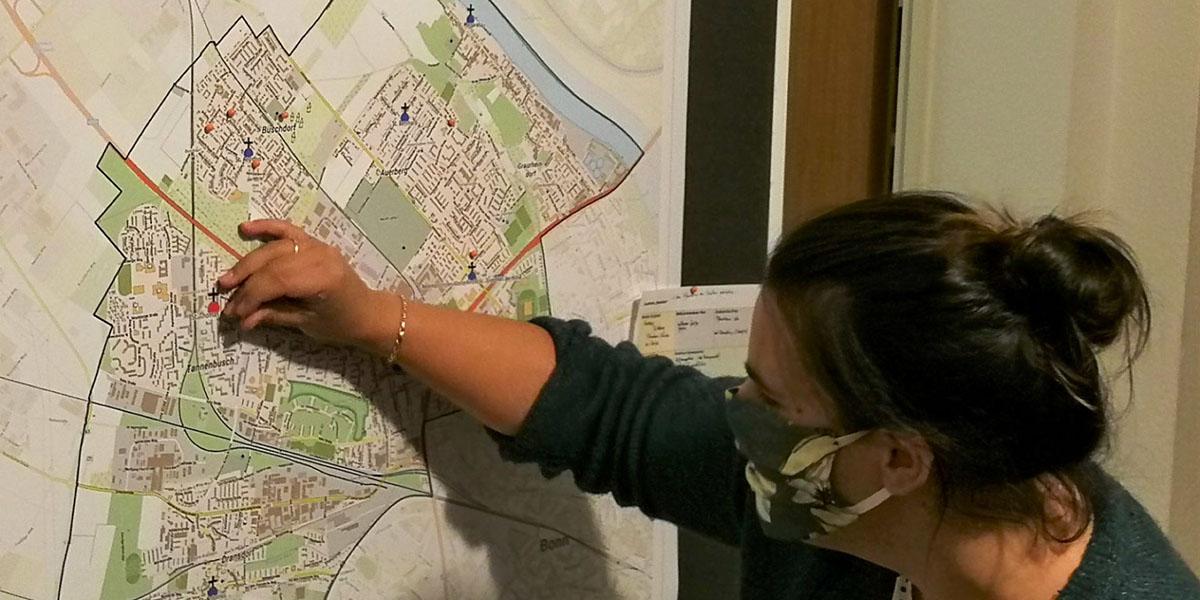 Willkommenskultur: Die verschiedenen Standorte der Schaukästen in den Seelsorgebereichen St. Thomas Morus und St. Rochus und Augustinus in Bonn werden markiert.
