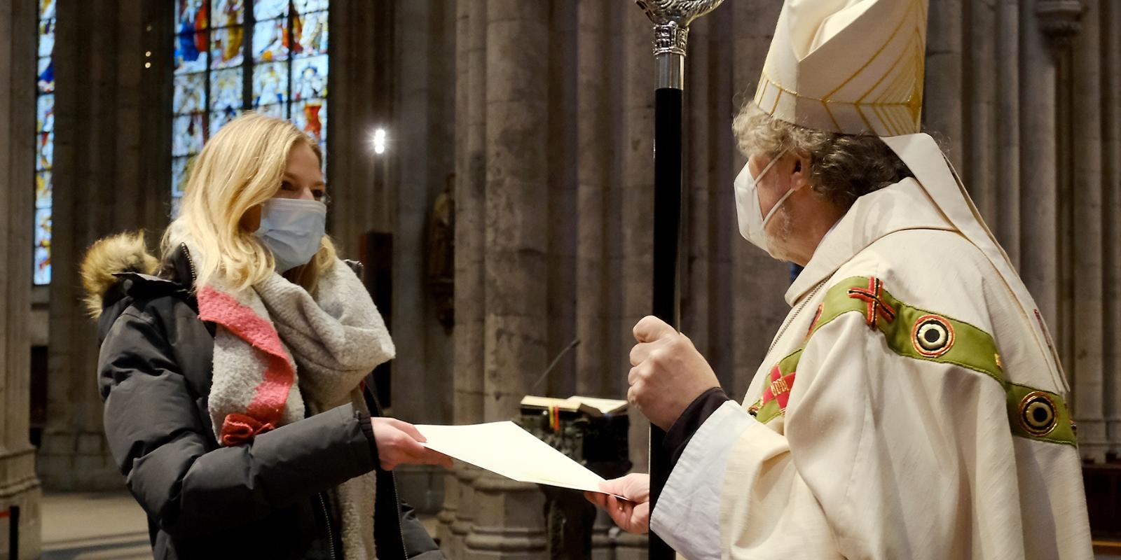 Weihbischof Steinhäuser verleiht die Missio canonica an 23 Reliogionslehrerinnen und -lehrer WB Steinhäuser verleiht die Missio an 25 Reliogionslehrerinnen und -lehrer