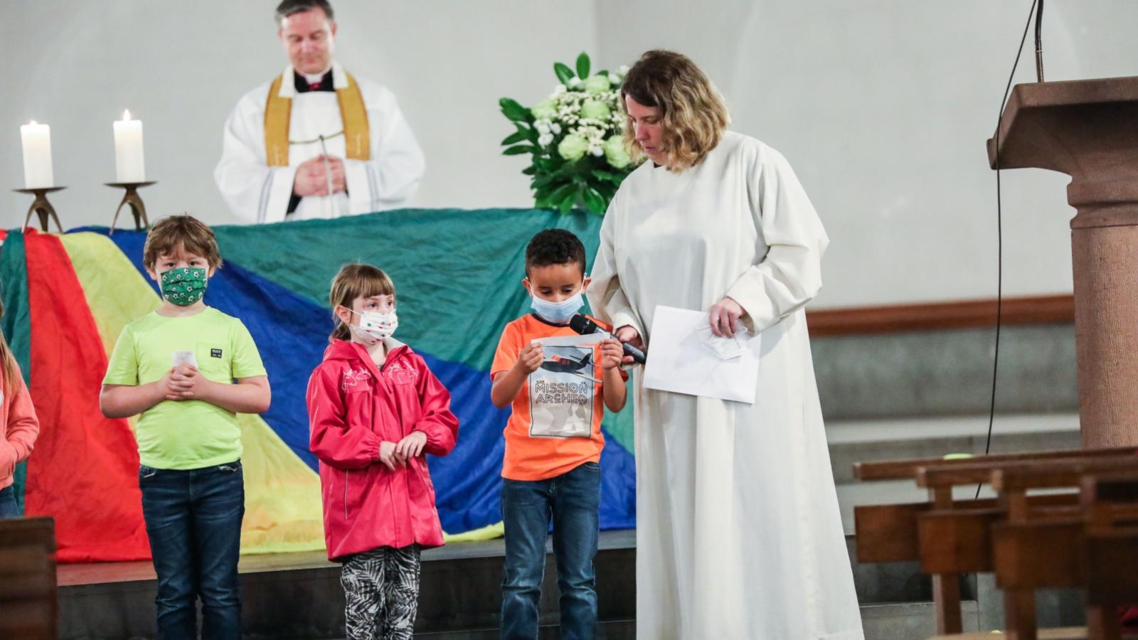Am 1. Juli 2021 feierte Generalvikar Dr. Markus Hofmann den Gottesdienst zum Abschluss des ersten Schuljahres an der neuen Grundschule am Bildungscampus in Köln-Kalk.