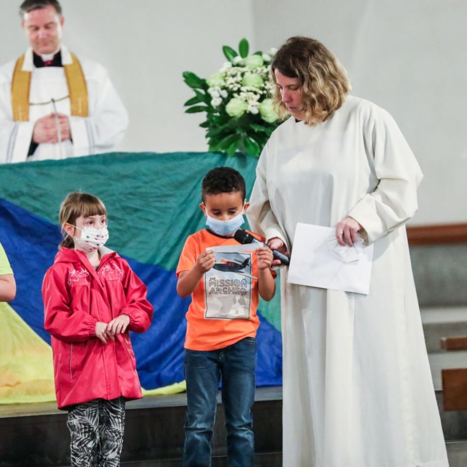 Am 1. Juli 2021 feierte Generalvikar Dr. Markus Hofmann den Gottesdienst zum Abschluss des ersten Schuljahres an der neuen Grundschule am Bildungscampus in Köln-Kalk.