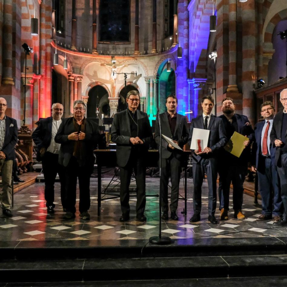 In der Abteikirche St. Nikolaus in Brauweiler wurden während zwei hochkarätig besetzten Konzertabenden Gewinner des Internationalen Kompositionswettbewerbs für junge Komponisten „Musica sacra nova“ ausgezeichnet. Zu den Organisatoren gehört neben dem Päpstlichen Institut für Kirchenmusik in Rom auch das Erzbistum Köln.