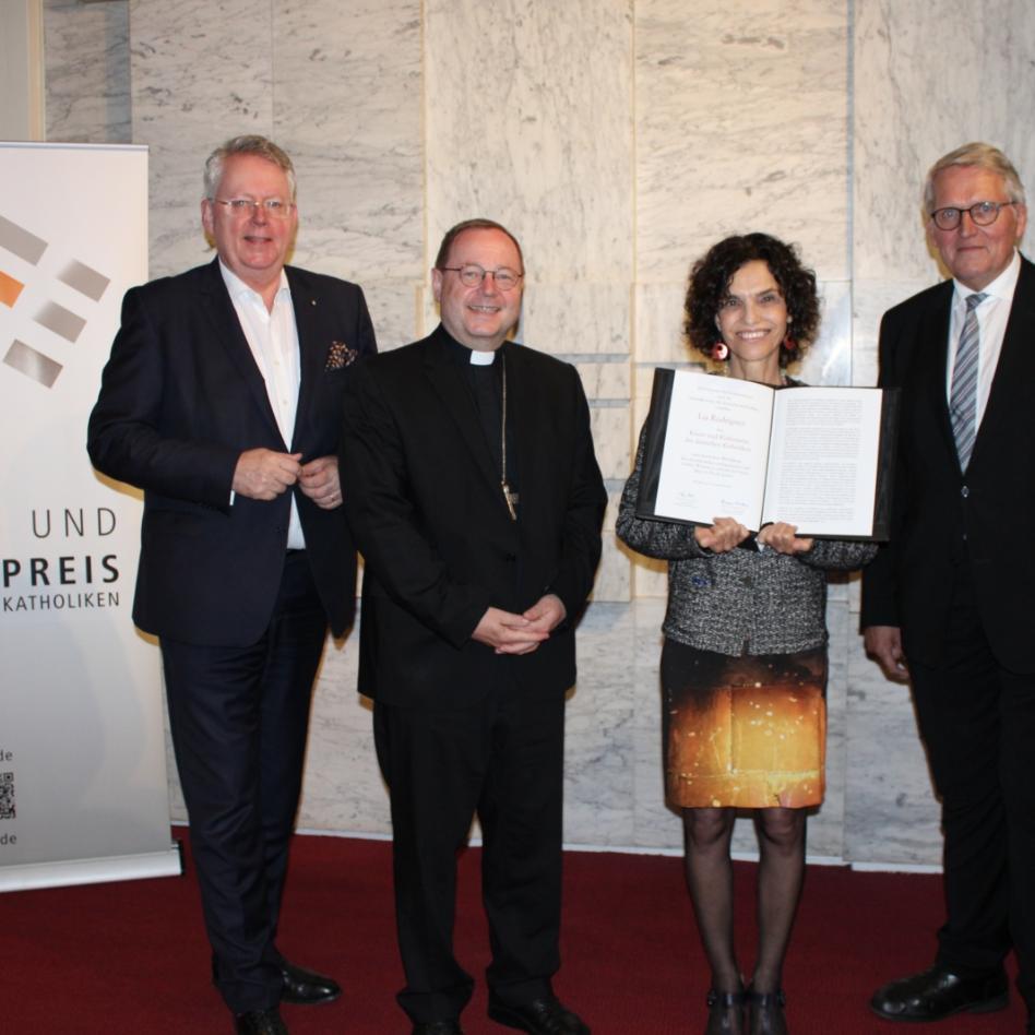 v.l.n.r. Peter Limbourg (Deutsche Welle), Bischof Dr. Georg Bätzing, Lia Rodrigues und Professor Dr. Thomas Sternberg, Vorsitzender Zentralkomitee der deutschen Katholiken