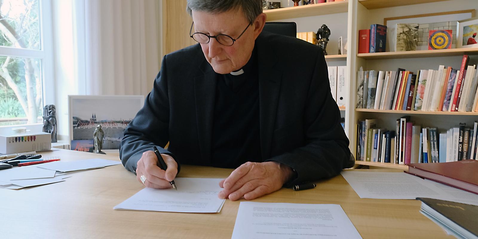 Erzbischof Rainer Maria Kardinal Woelki hat am 15. März eine Vereinbarung über verbindliche Kriterien und Strukturen für eine umfassende und unabhängige Aufarbeitung sexualisierter Gewalt im Bereich des Erzbistums Köln unterzeichnet. Die „Gemeinsame Erklärung“ wurde am 22. Juni 2020 zwischen der Deutschen Bischofskonferenz und dem Unabhängigen Beauftragten für Fragen des sexuellen Kindesmissbrauchs (UBSKM) Johannes-Wilhelm Rörig unterzeichnet.
