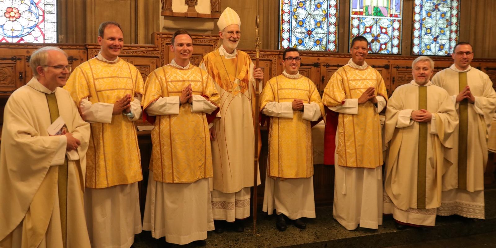 Am 12. Juni 2022 wurden vier Männer aus dem Erzbischöflichen Priesterseminar von Weihbischof Puff im Kölner Dom zu Diakonen geweiht.