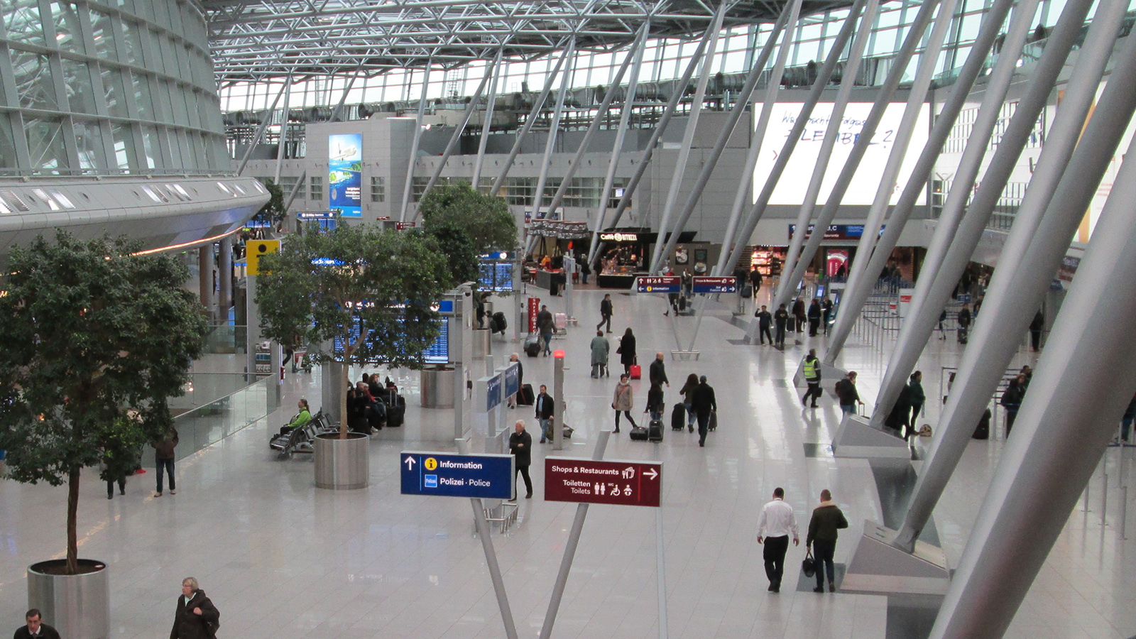 Terminal am Flughafen Düsseldorf.
