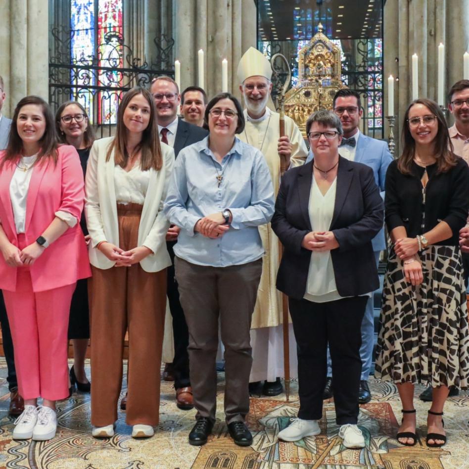 Weihbischof Puff beauftragt zehn neue Gemeinde- und Pastoralreferentinnen und -referenten im Erzbistum Köln