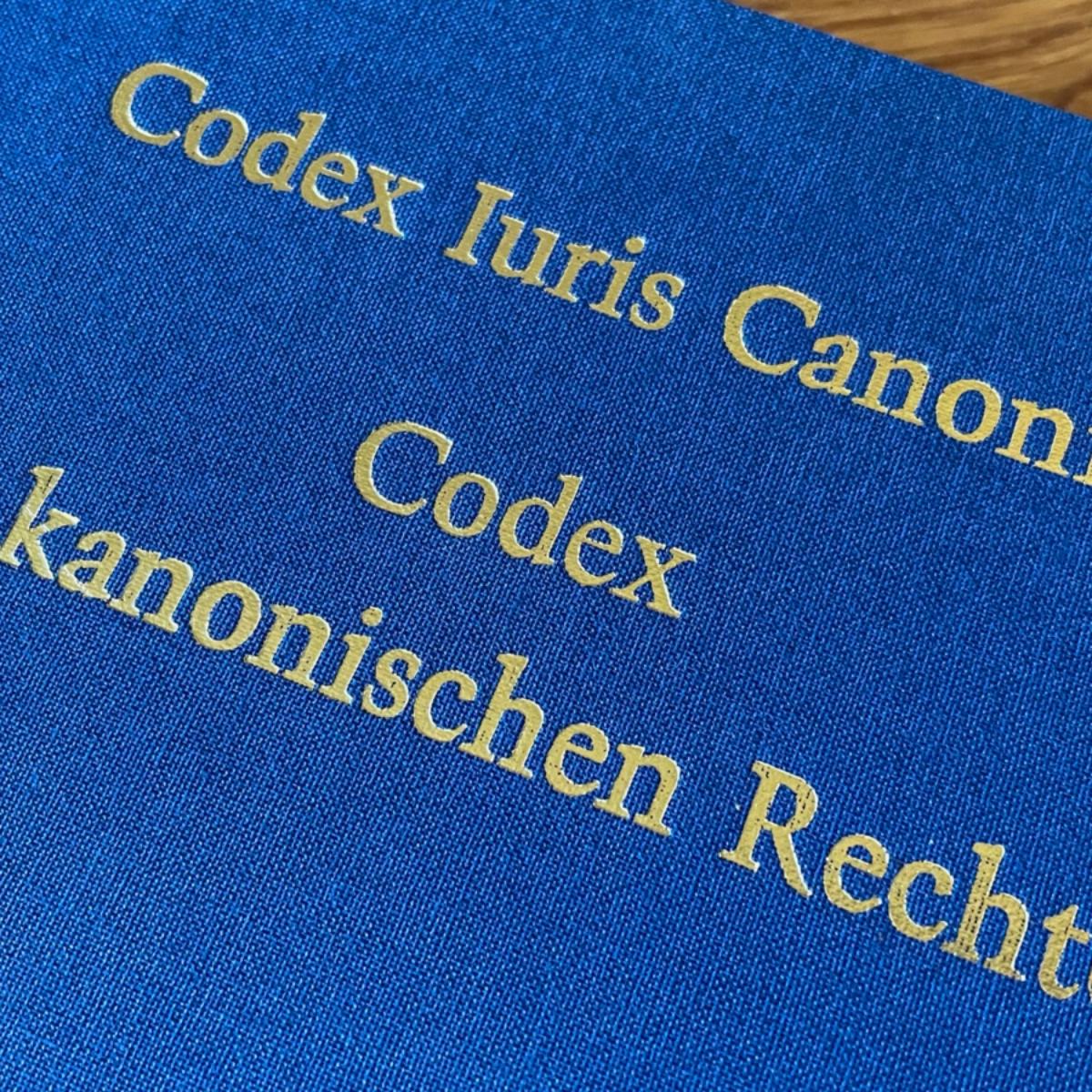 Der Codex des kanonischen Rechts bildet die Basis des Kirchenrechts. Der aktuelle Codex ist seit 1983 gültig.