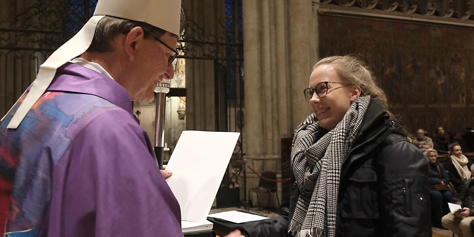 Kardinal Woelki verleiht Missio Canonica bei einer festlichen Messe im Kölner Dom am 28. November 2022.