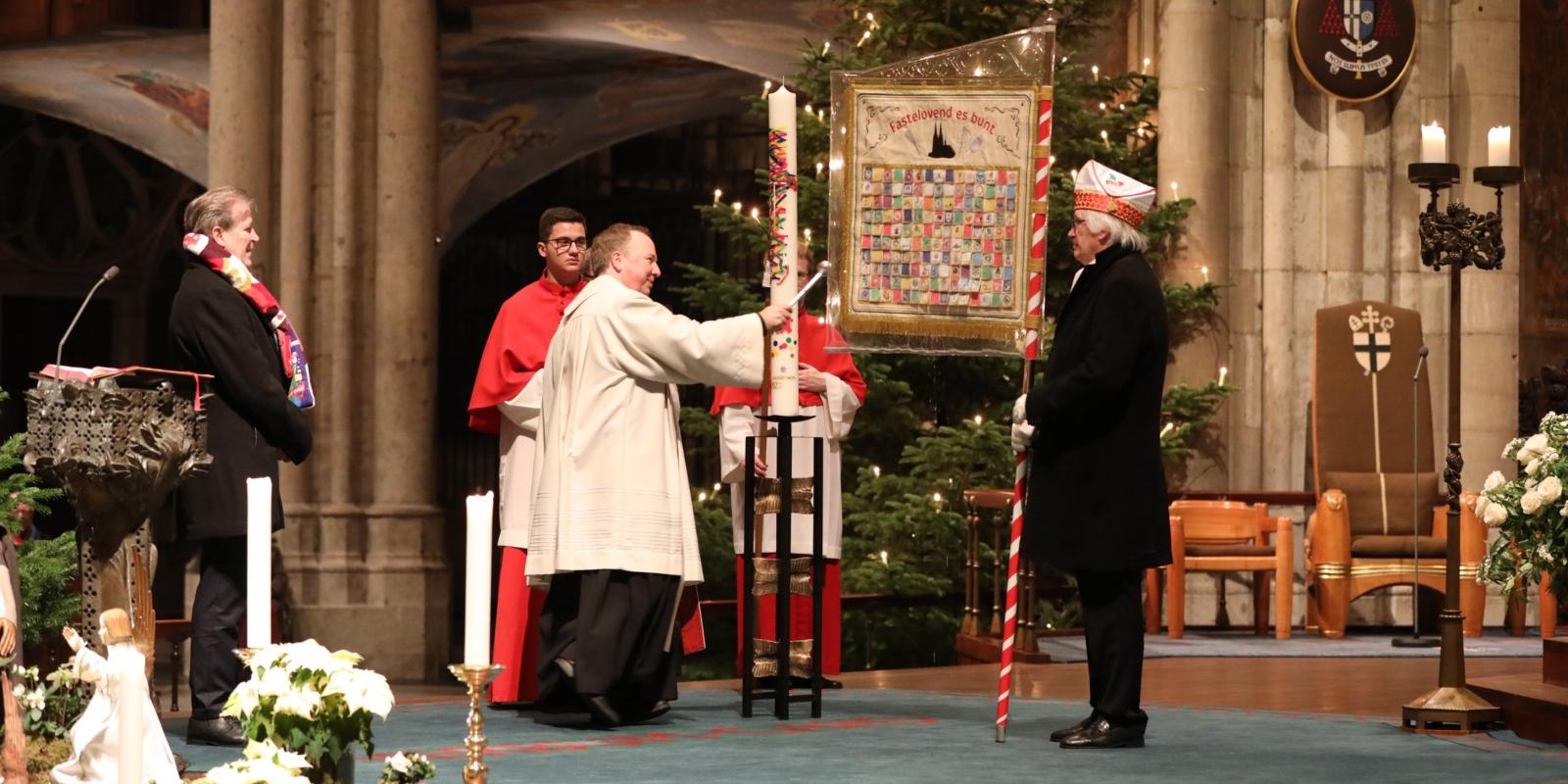 Ökumenischer Gottesdienst zur Eröffnung der Karnevalssession im Kölner Dom. Es zelebrierten der Kölner Stadtdechant Msgr. Robert Kleine und der Stadtsuperintendant des Evangelischen Kirchenverbandes für Köln und Region, Dr. Bernhard Seiger.