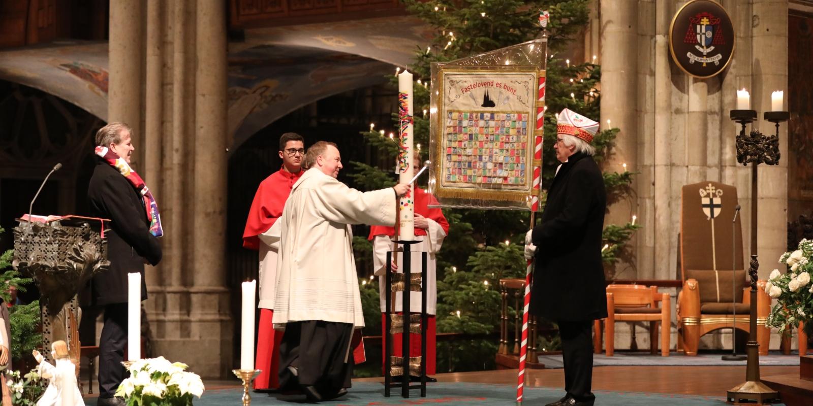 Karnevalistengottesdienst (04.01.2023) Ökumenischer Gottesdienst zur Eröffnung der Karnevalssession im Kölner Dom. Es zelebrierten der Kölner Stadtdechant Msgr. Robert Kleine und der Stadtsuperintendant des Evangelischen Kirchenverbandes für Köln und Region, Dr. Bernhard Seiger.