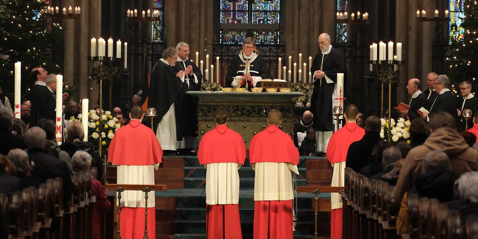 Pontifikalrequiem für Papst em. Benedikt XVI. im Kölner Dom (07.01.2023)
