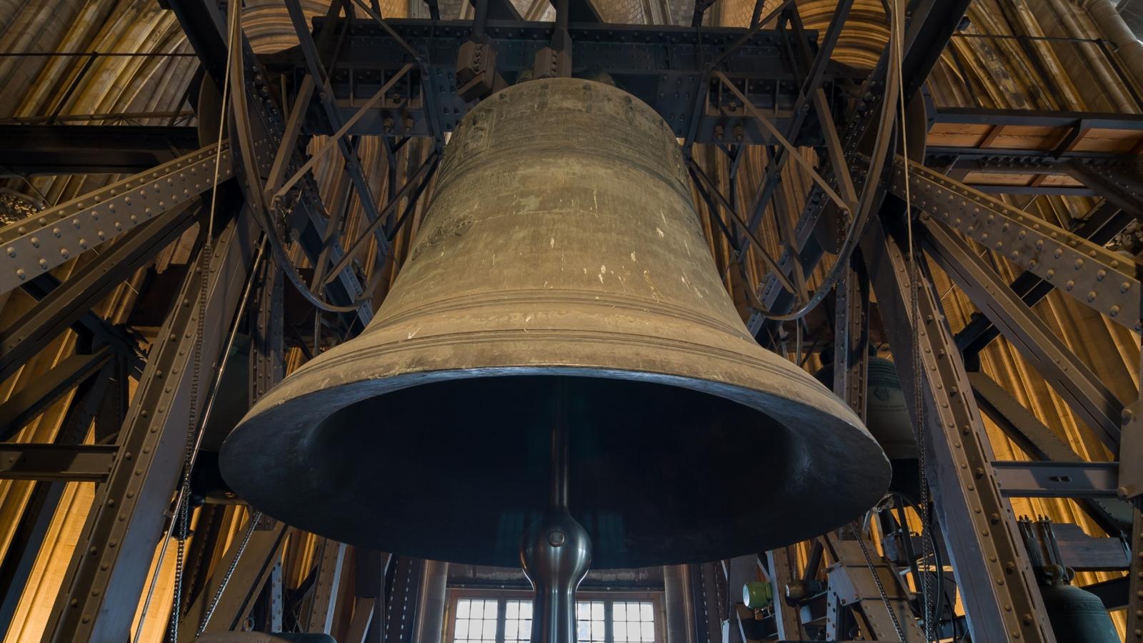 Die Petersglocke, auch Decke Pitter genannt, im Kölner Dom.