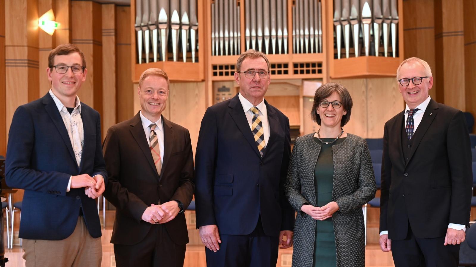 Feierliche Verabschiedung von Winfried Krane (Mitte). Von links: Joachim Geibel, Thomas Pitsch, Bernadette Schwarz-Boenneke und Eberhard Metternich.