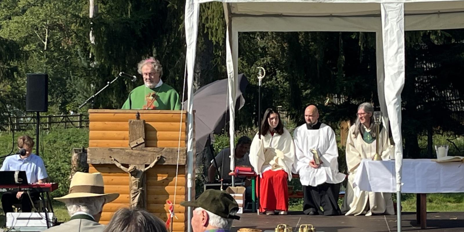 Waldmesse in Köln-Lindenthal 2023: Weihbischof Rolf Steinhäuser
