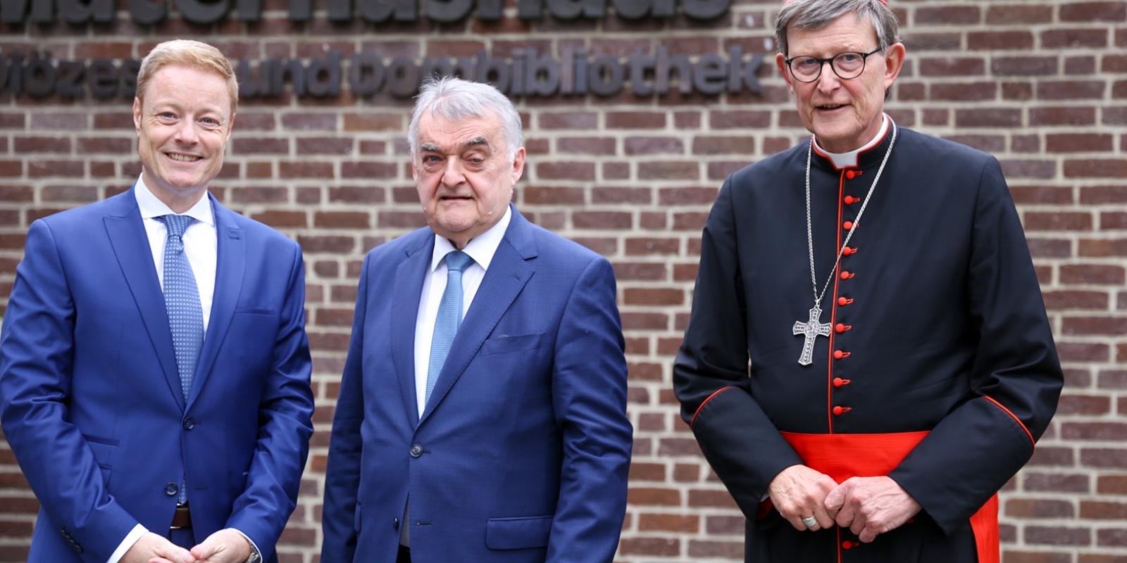 v.l. Thomas Pitsch (Bereichsleiter Schule& Hochschule), Herbert Reul (Minister des Innern des Landes Nordrhein-Westfalen), Rainer Maria Kardinal Woelki (Erzbischof von Köln)