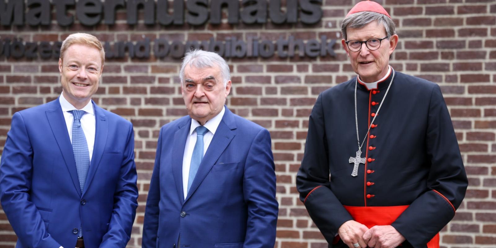 v.l. Thomas Pitsch (Bereichsleiter Schule& Hochschule), Herbert Reul (Minister des Innern des Landes Nordrhein-Westfalen), Rainer Maria Kardinal Woelki (Erzbischof von Köln)