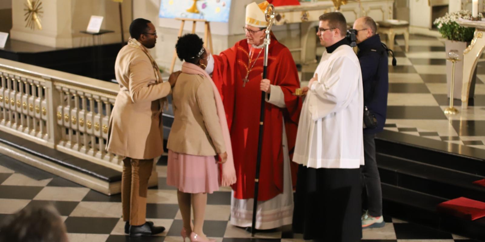 Erwachsenenfirmung mit Kardinal Woelki in Wuppertaler St. Laurentius-Kirche