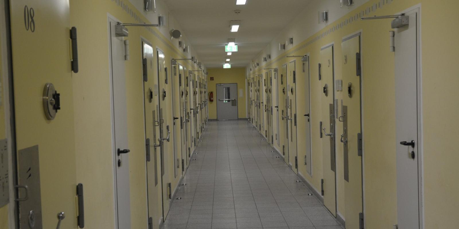 Bild von Pfarrbriefservice.de:
 Bild für alle nichtkommerziellen Zwecke der kirchlichen Öffentlichkeitsarbeit nutzen (z.B. Pfarr-/Gemeindebrief, Plakat, Flyer, Website). Die Nutzung ist in dem beschriebenen Rahmen honorarfrei

nicht für soziale Medien nutzbar!
