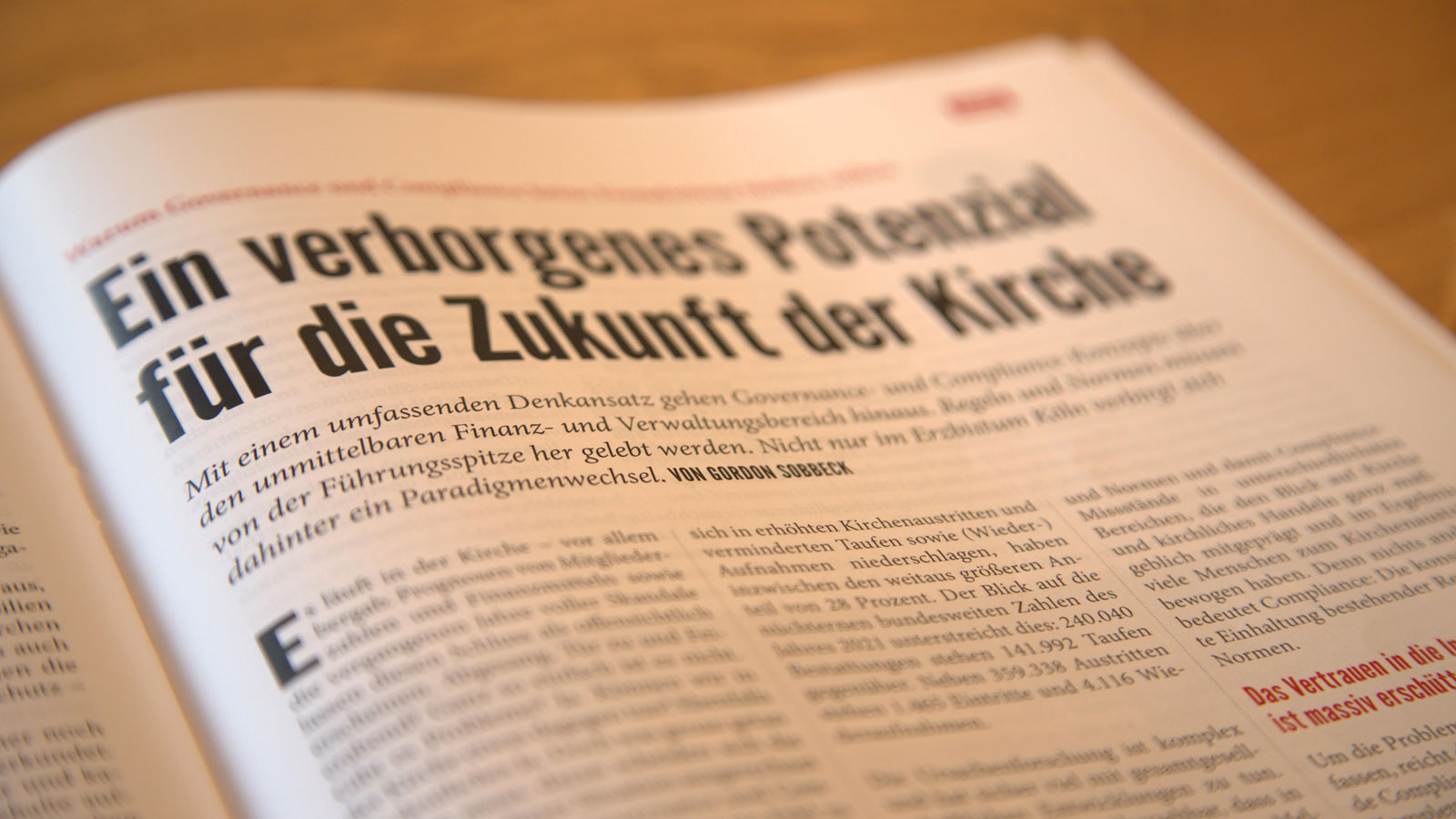 Beitrag zu Governance und Compliance in einer Spezialausgabe der Herder-Korrespondenz von Gordon Sobbeck, Finanzdirektor und Ökonom des Erzbistums Köln (April 2023).