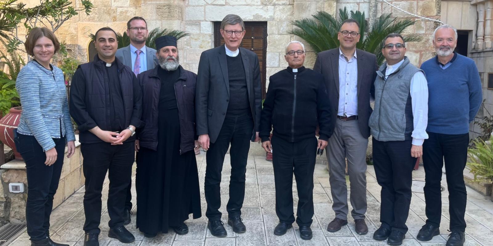 Kardinal Woelki beim Besuch einer christlichen Gemeinden in Burqin (Westbank)