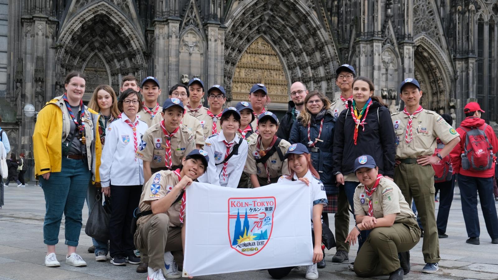 Pfadfinder aus den Bistümern Tokio und Köln