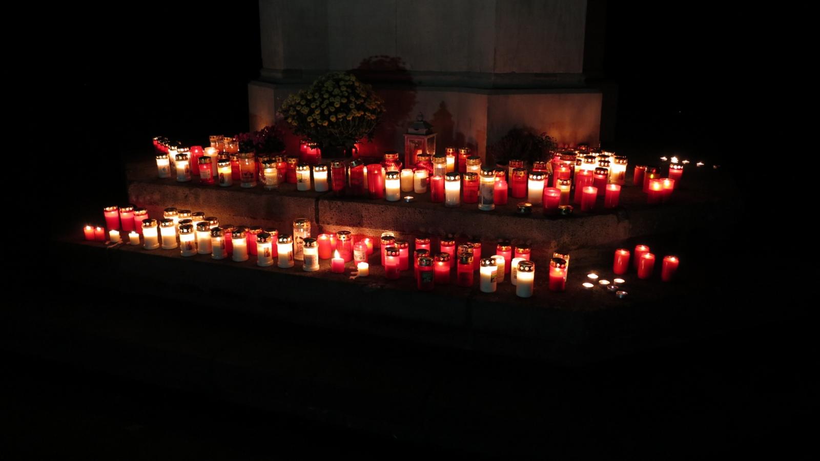 Beleuchteter Nordfriedhof (Archivbild)