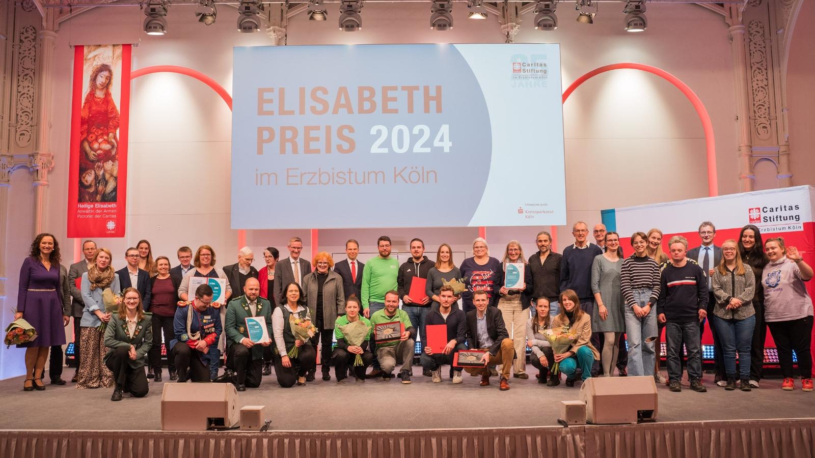 Die CaritasStiftung im Erzbistum Köln hat am 19. November 2024 in feierlicher Atmosphäre den Elisabeth-Preis verliehen.