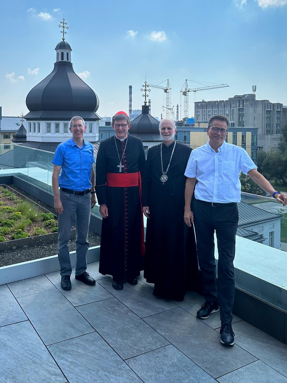 Von einem Balkon bekam man einen Eindruck vom großzügigen Uni-Campus mit der Kirche im Zentrum. Weiteres Wachstum ist geplant. (18.08.2024)