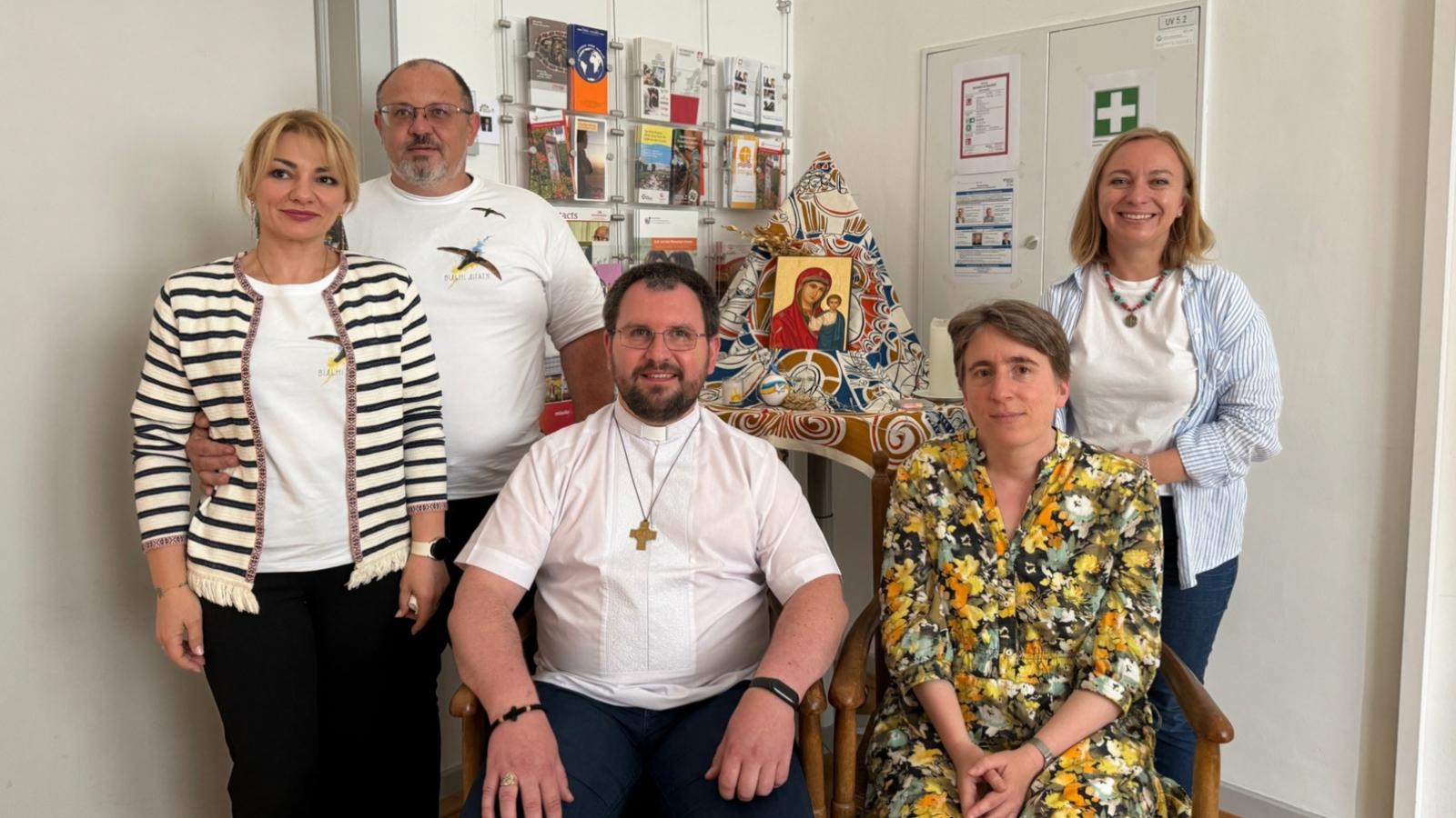 v.l.: Mag. Vitaliya Vovk, Pfr. Ökonom Roman Vovk, Weihbischof Maksym Ryabukha, Dr. Angelika Schmähling, Dr. Olga Kmyta