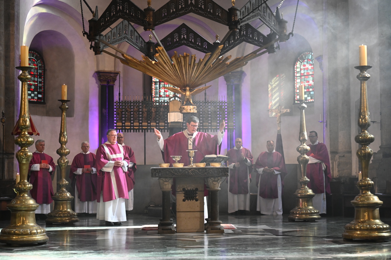 Aschermittwoch der Künstler 2025 (Pontifikalamt in St. Aposteln)