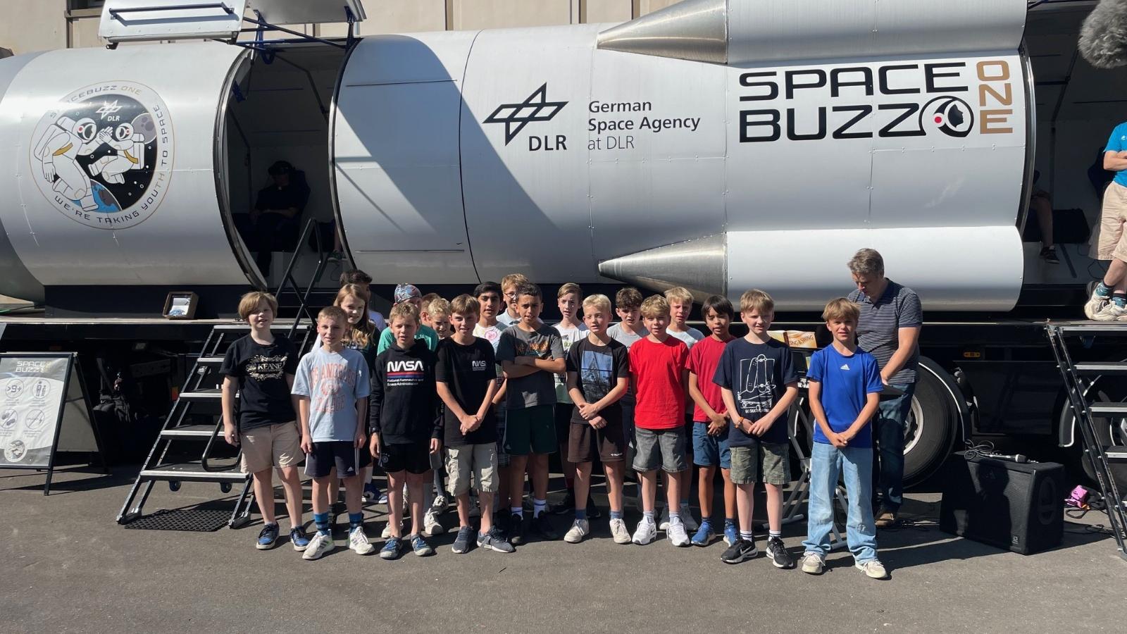 Bei dem Projekttag unternahmen die Schülerinnen und Schüler einen atemberaubenden Flug ins Weltall und erhielten einen Blick von oben auf unsere Erde.