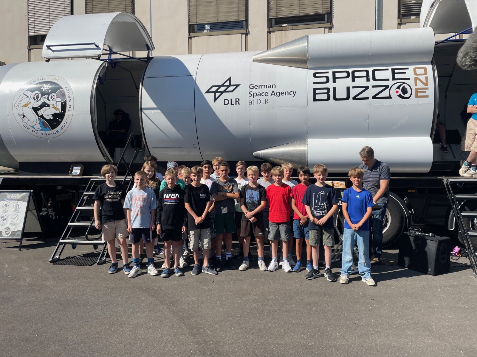 Bei dem Projekttag unternahmen die Schülerinnen und Schüler einen atemberaubenden Flug ins Weltall und erhielten einen Blick von oben auf unsere Erde.