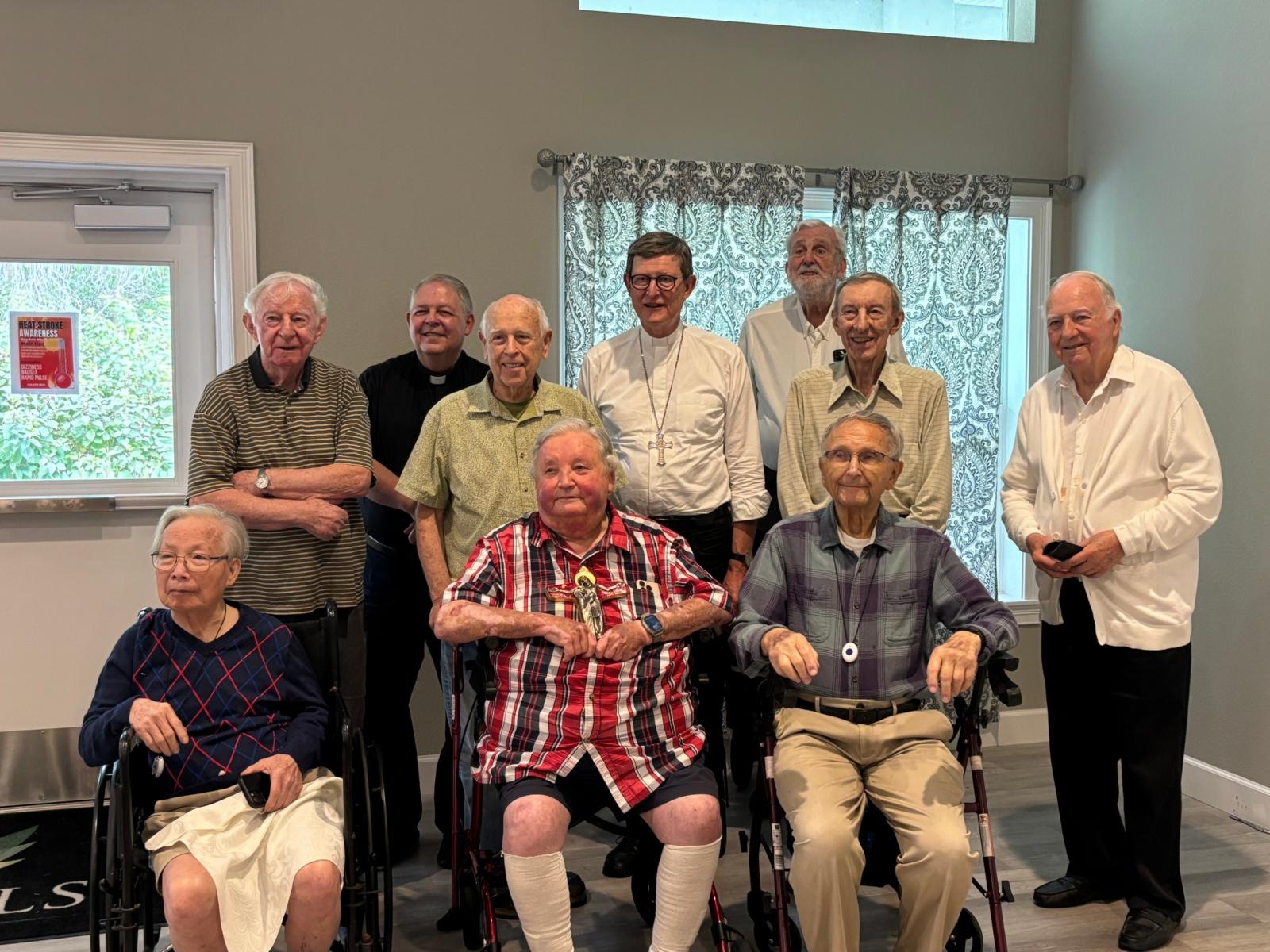 Kardinal Woelki zu Besuch in der Residenz für die Seniorpriester